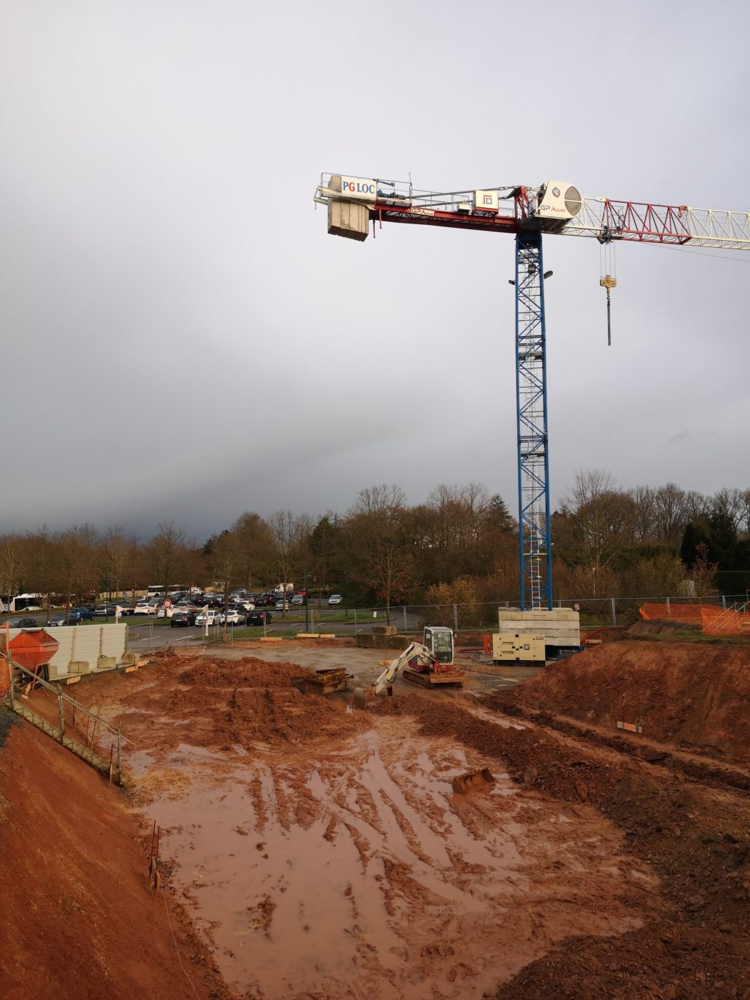 PERRIERES 8C - Montage grue
